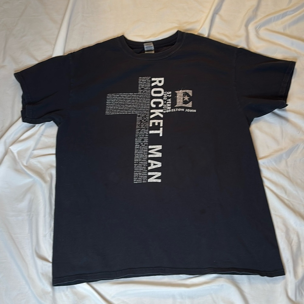 Elton John rocket man - 57 year anniversary shirt size L